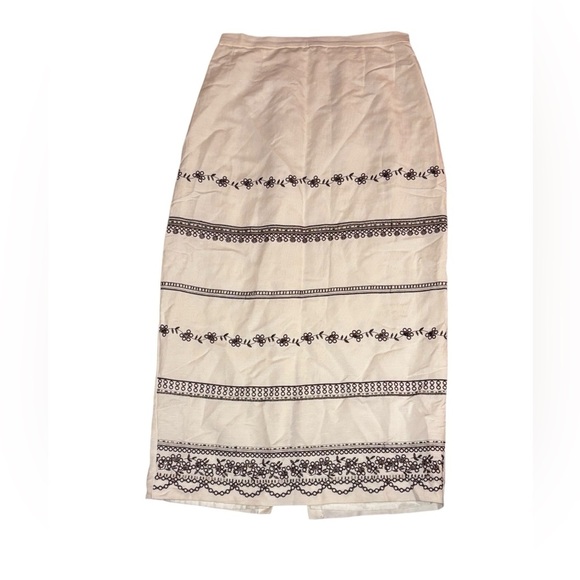 Chic Cream and Black Patterned Midi Skirt - Picture 1 of 7
